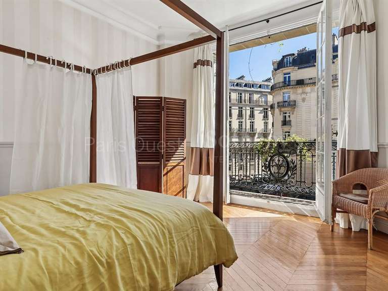 Appartement Paris 16e - 5 chambres - 221m²