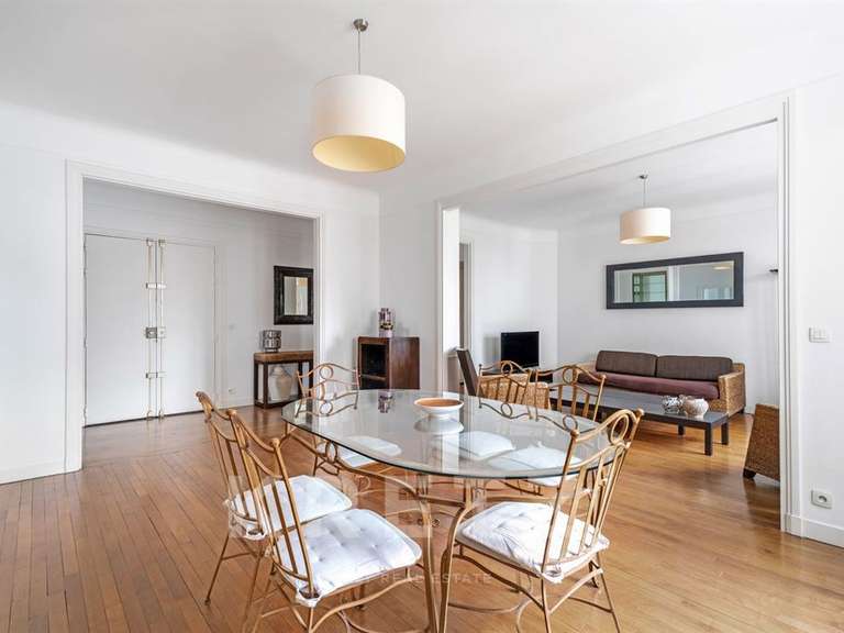 Appartement Paris 16e - 2 chambres - 106m²