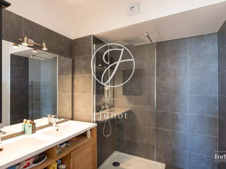 Appartement Paris 16e - 3 chambres - 140m²