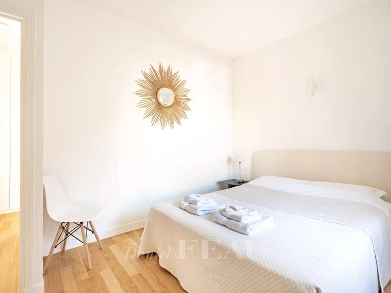 Appartement Paris 16e - 2 chambres - 77m²