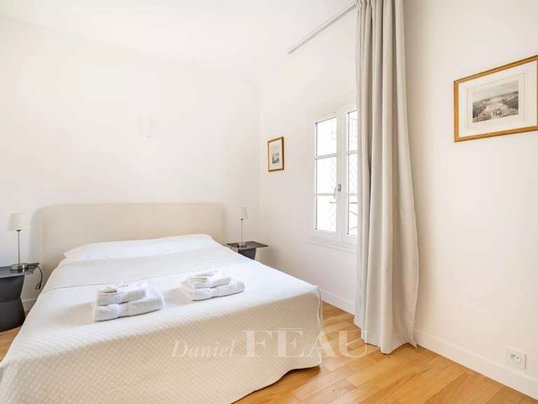 Appartement Paris 16e - 2 chambres - 77m²