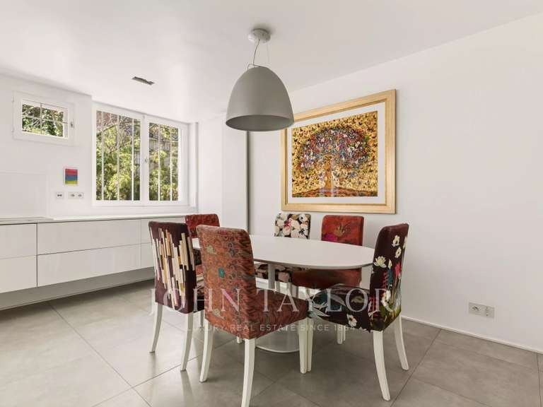 Appartement Paris 16e - 3 chambres - 170m²