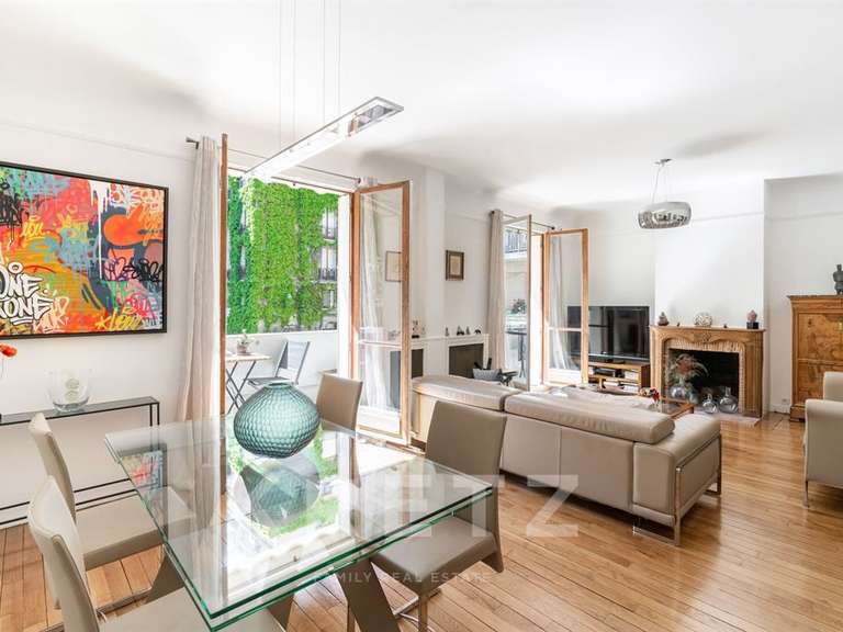 Appartement Paris 16e - 2 chambres - 116m²