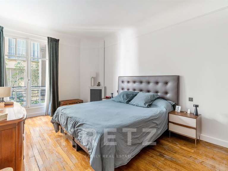 Appartement Paris 16e - 2 chambres - 116m²