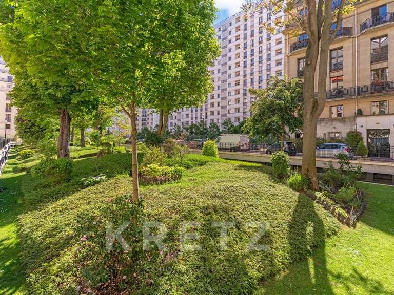 Appartement Paris 16e - 2 chambres - 116m²
