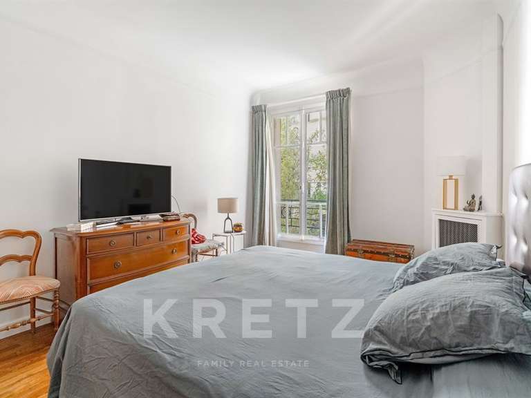 Appartement Paris 16e - 2 chambres - 116m²