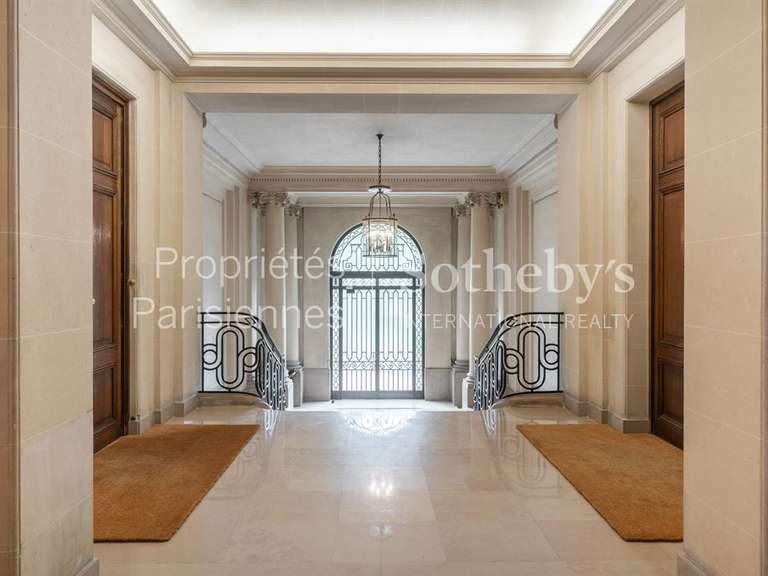 Appartement Paris 16e - 5 chambres - 385m²