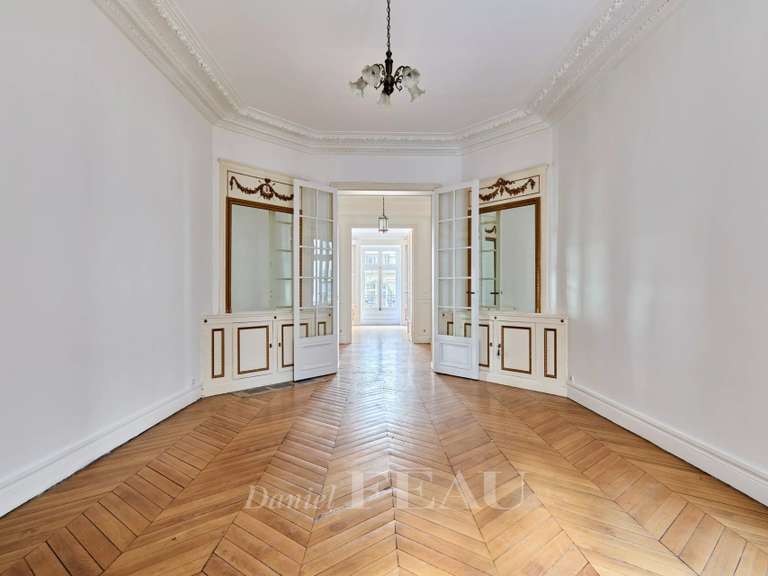 Appartement Paris 16e - 3 chambres - 208m²