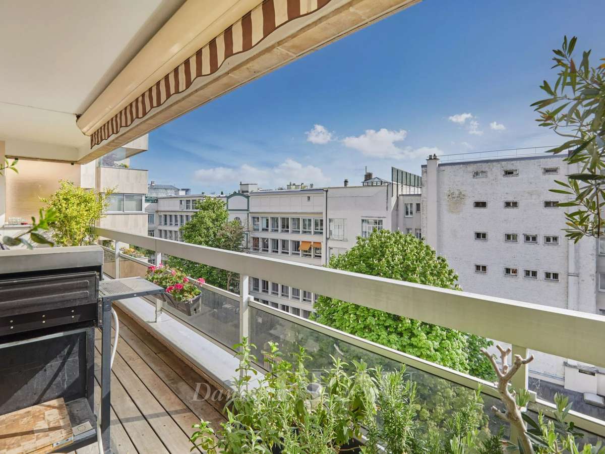 Apartment Paris 16e