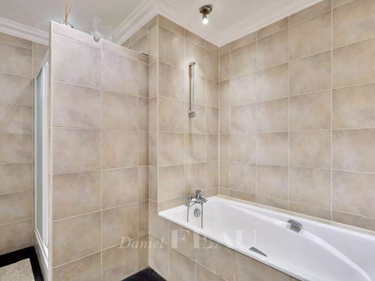 Appartement Paris 16e - 3 chambres - 107m²