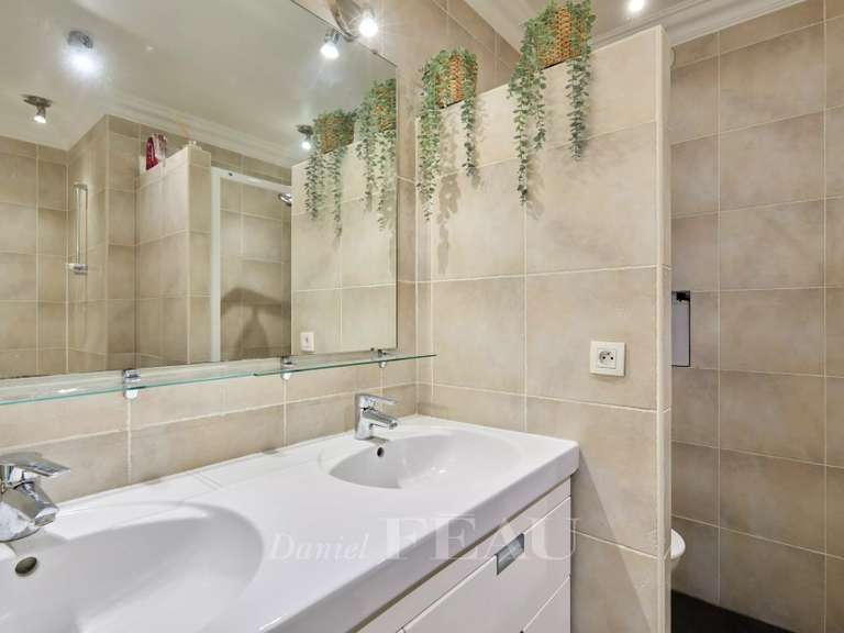 Appartement Paris 16e - 3 chambres - 107m²