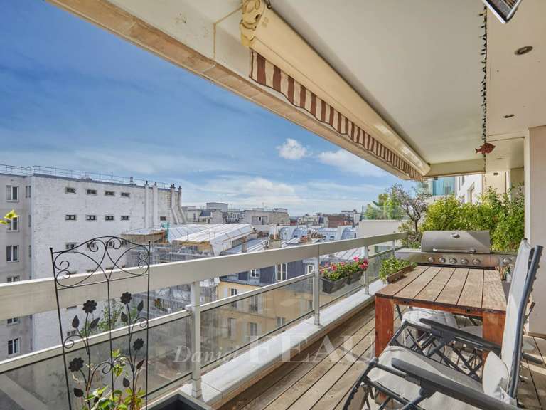 Appartement Paris 16e - 3 chambres - 107m²