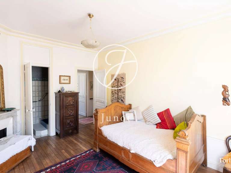 Appartement Paris 16e - 3 chambres - 113m²