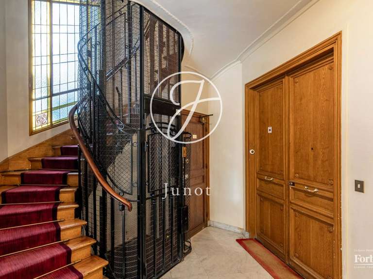 Appartement Paris 16e - 3 chambres - 113m²
