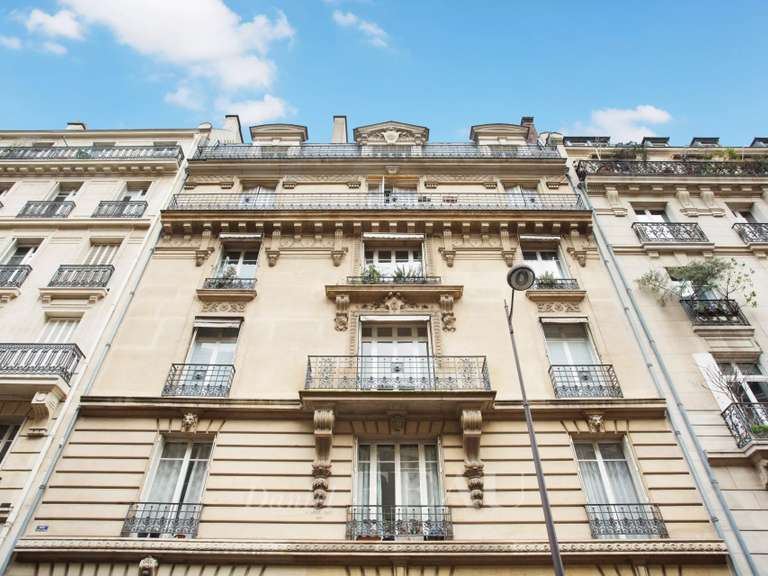 Appartement Paris 16e - 3 chambres - 144m²