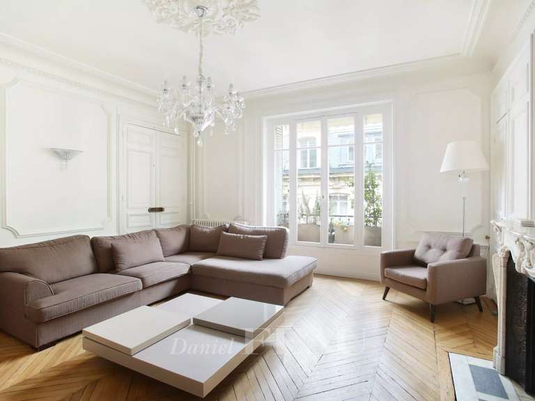 Appartement Paris 16e - 3 chambres - 144m²