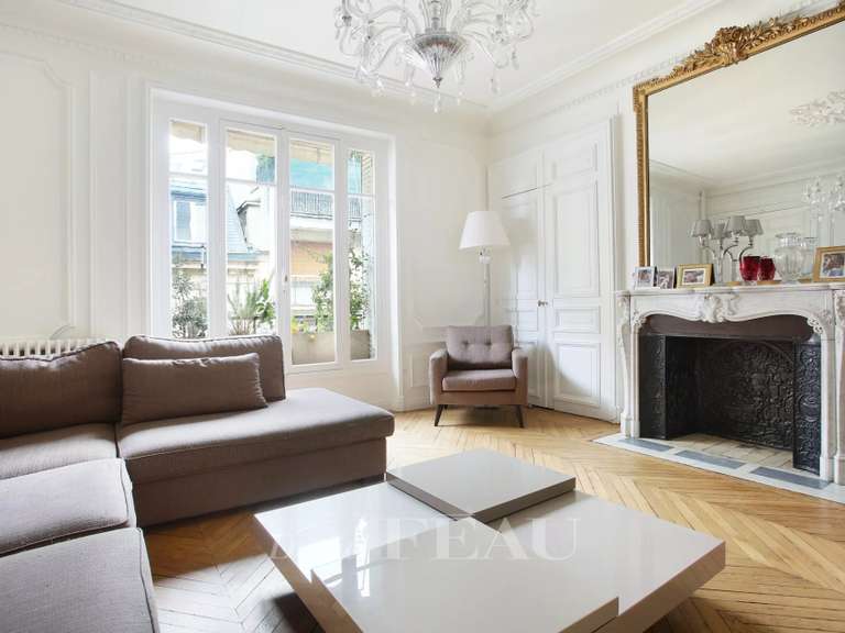 Appartement Paris 16e - 3 chambres - 144m²