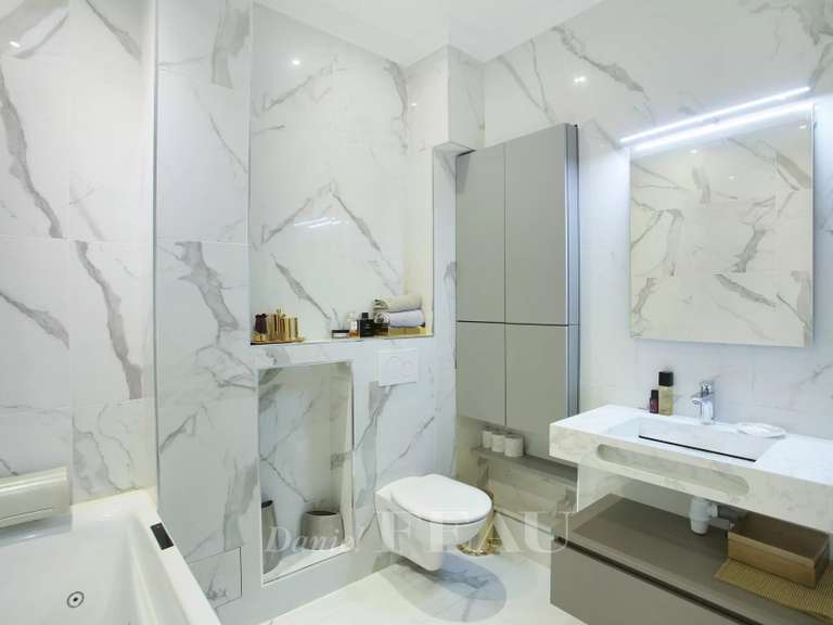 Appartement Paris 16e - 3 chambres - 144m²