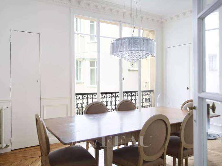 Appartement Paris 16e - 3 chambres - 144m²
