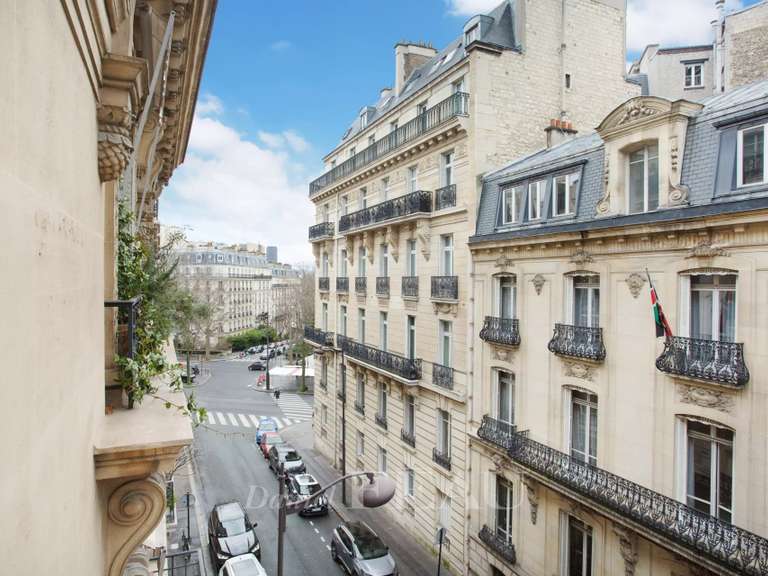 Appartement Paris 16e - 3 chambres - 144m²