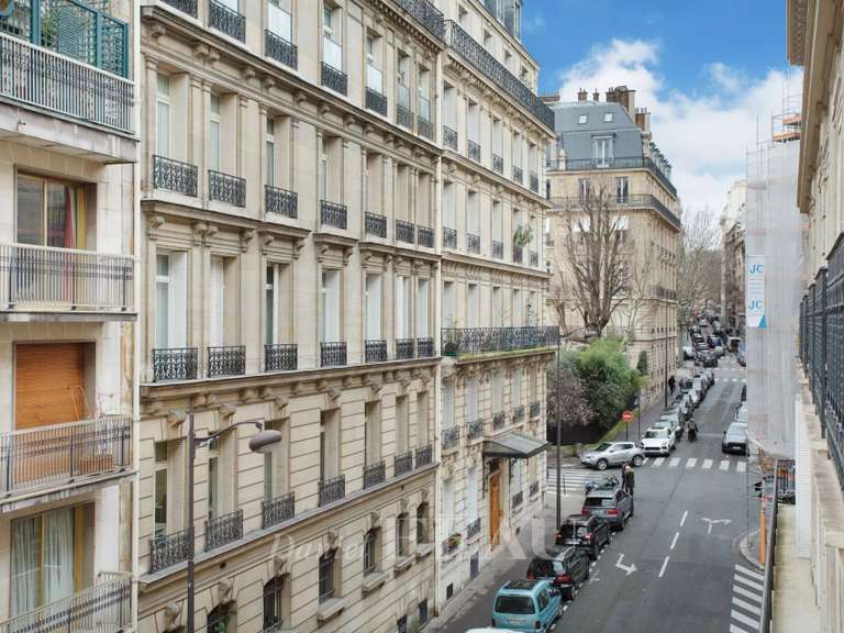 Appartement Paris 16e - 3 chambres - 144m²