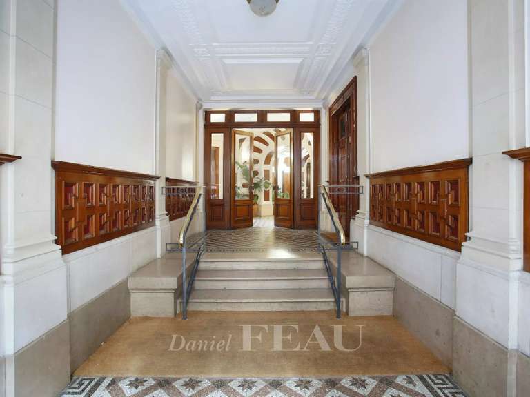 Appartement Paris 16e - 3 chambres - 144m²