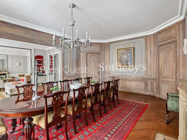 Appartement Paris 16e - 4 chambres - 242m²