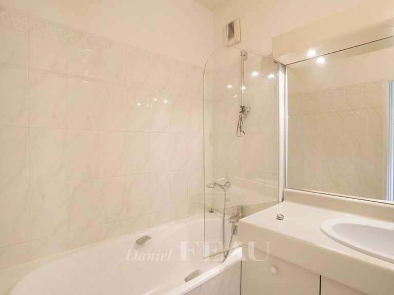 Appartement Paris 16e - 3 chambres - 137m²