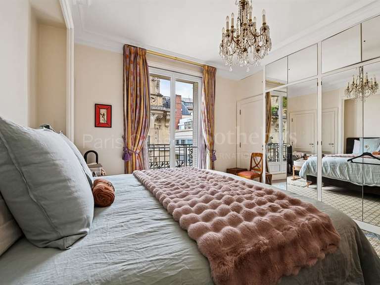 Appartement Paris 16e - 4 chambres - 220m²