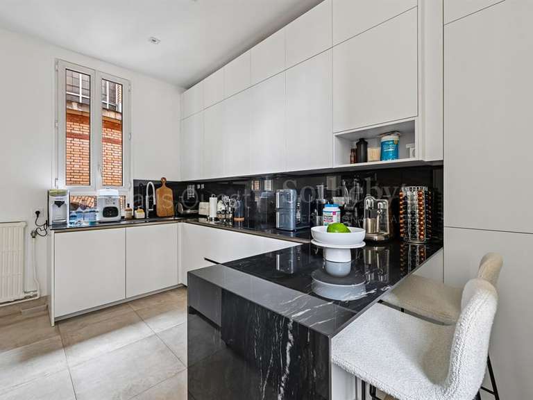 Appartement Paris 16e - 4 chambres - 220m²