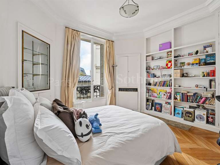 Appartement Paris 16e - 4 chambres - 220m²