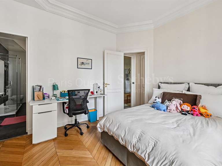 Appartement Paris 16e - 4 chambres - 220m²