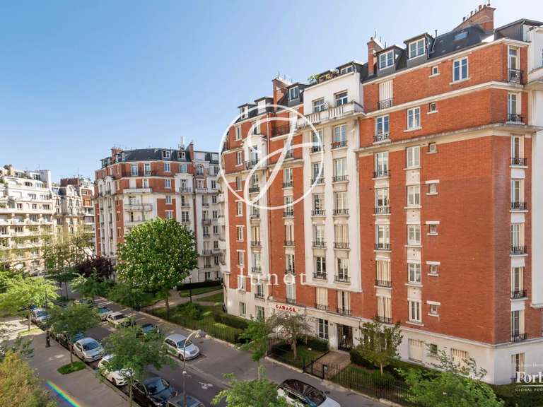 Appartement Paris 16e - 4 chambres - 140m²