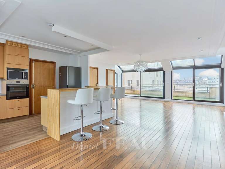 Appartement Paris 16e - 3 chambres - 161m²