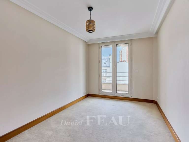 Appartement Paris 16e - 3 chambres - 161m²