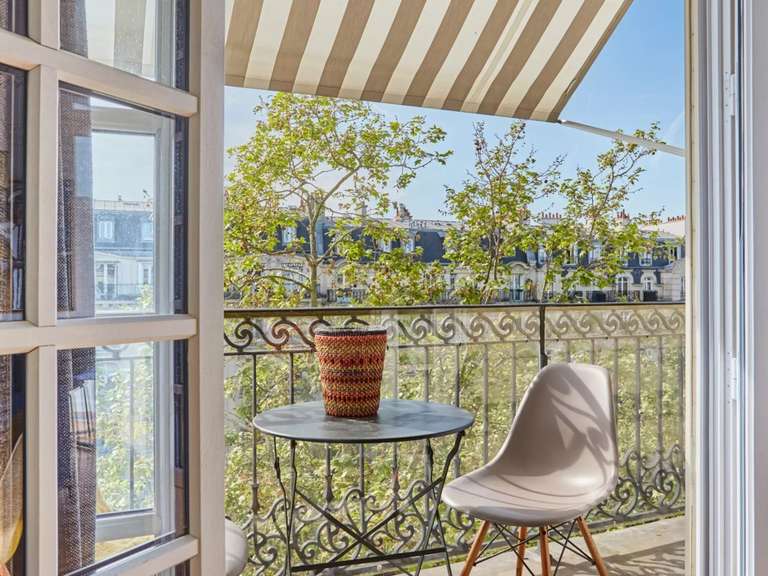 Appartement Paris 16e - 4 chambres - 120m²