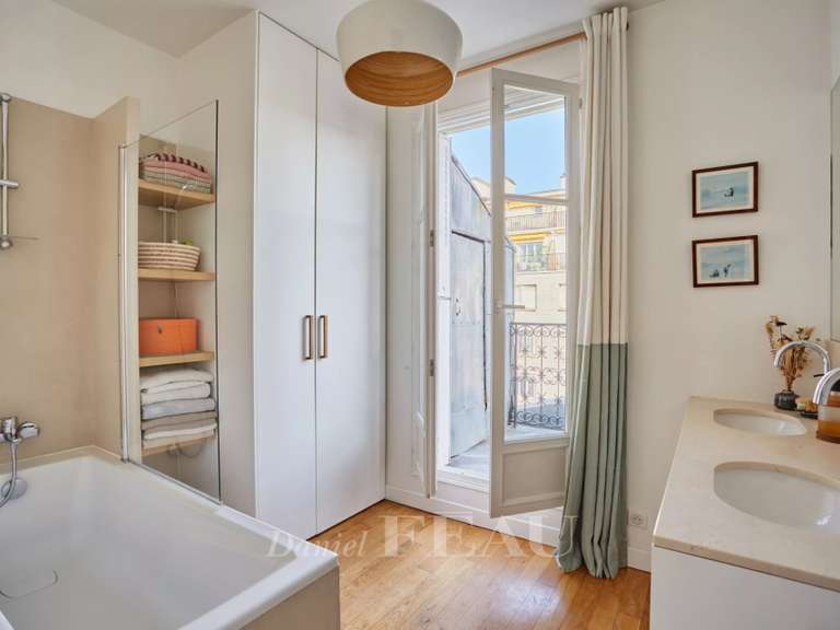 Appartement Paris 16e - 4 chambres - 120m²
