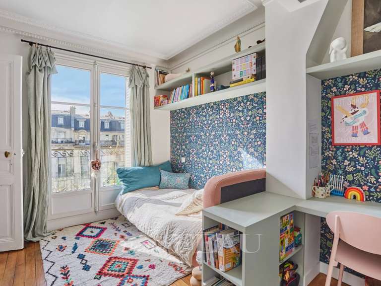 Appartement Paris 16e - 4 chambres - 120m²