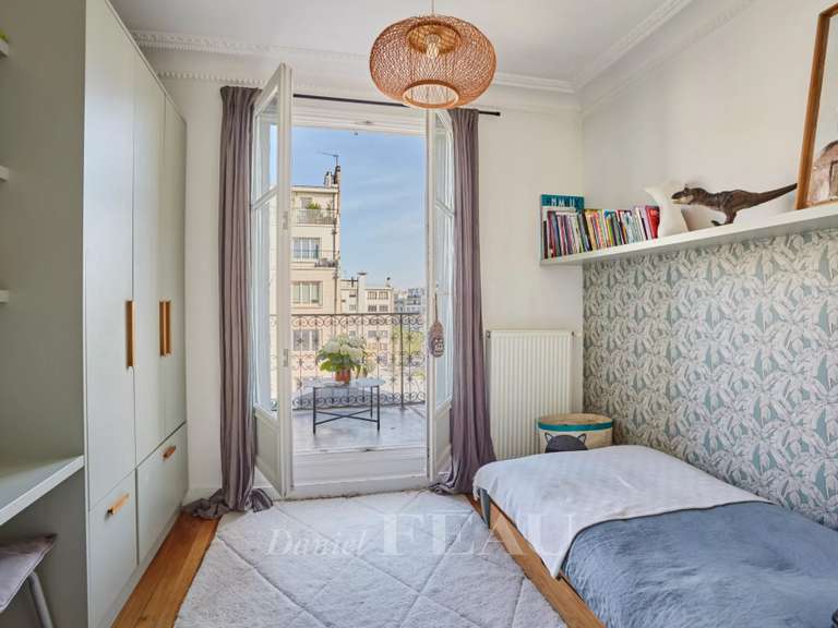 Appartement Paris 16e - 4 chambres - 120m²