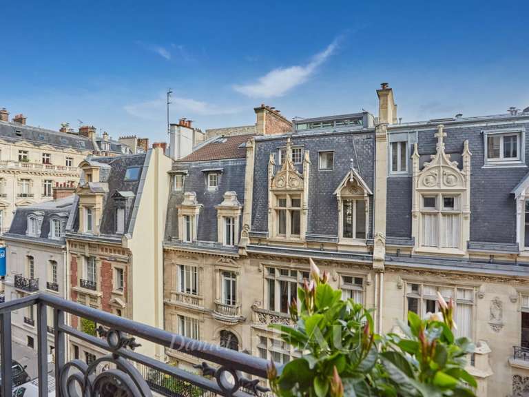 Appartement Paris 16e - 4 chambres - 226m²