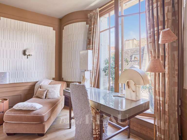 Appartement Paris 16e - 4 chambres - 226m²