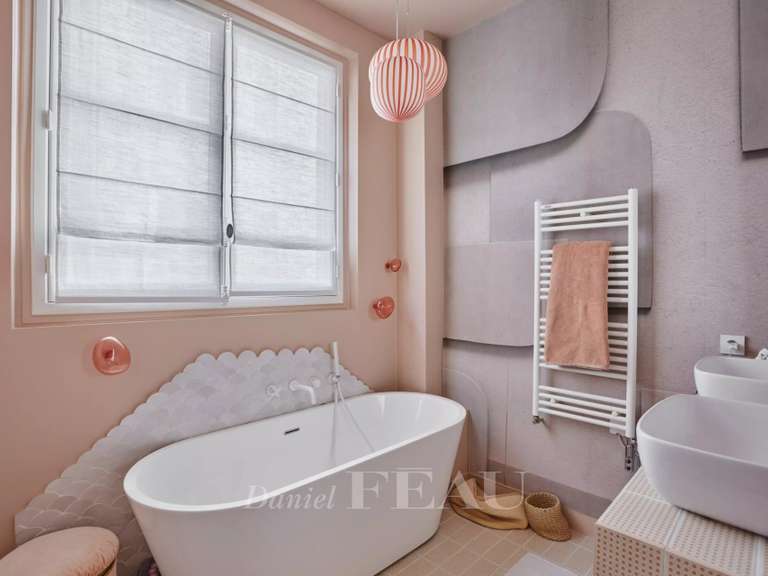Appartement Paris 16e - 4 chambres - 226m²
