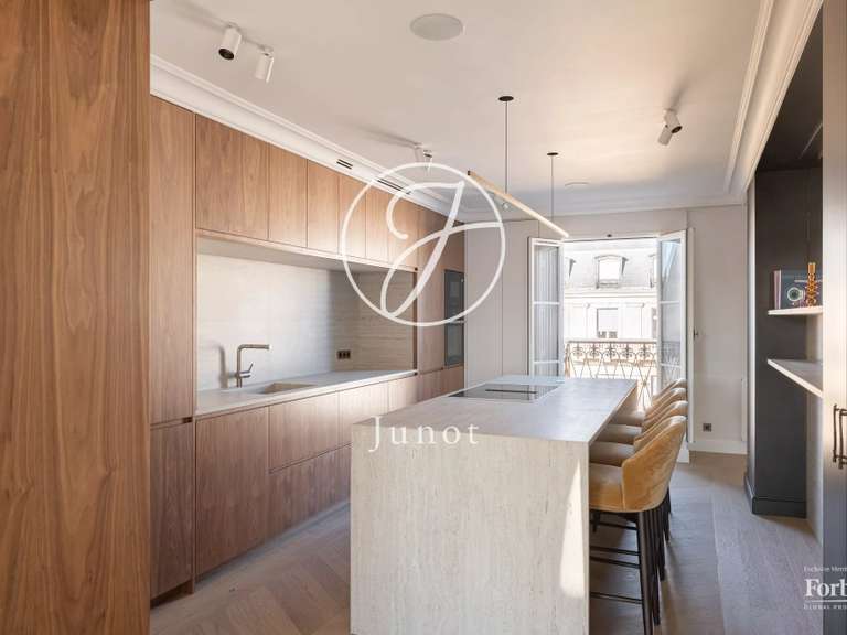 Appartement Paris 16e - 5 chambres - 235m²