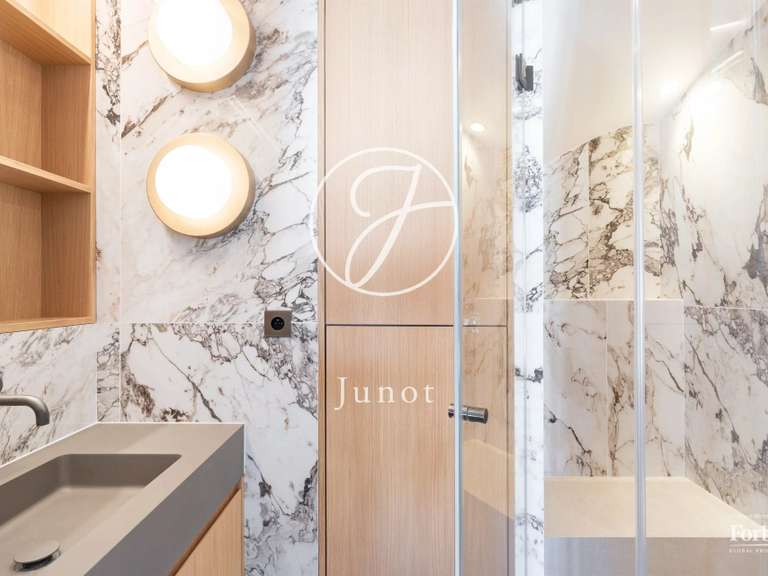 Appartement Paris 16e - 5 chambres - 235m²