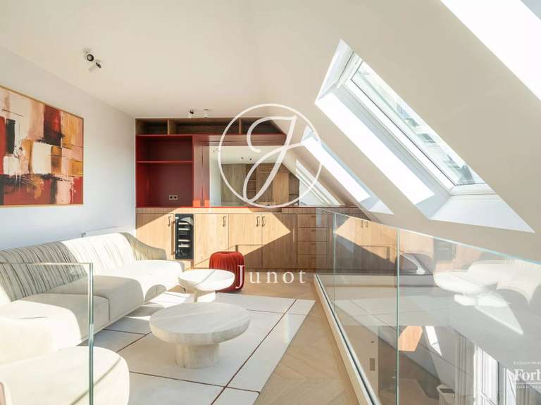 Appartement Paris 16e - 5 chambres - 235m²