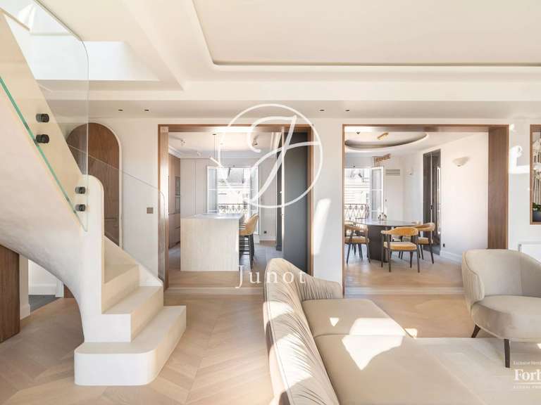 Appartement Paris 16e - 5 chambres - 235m²