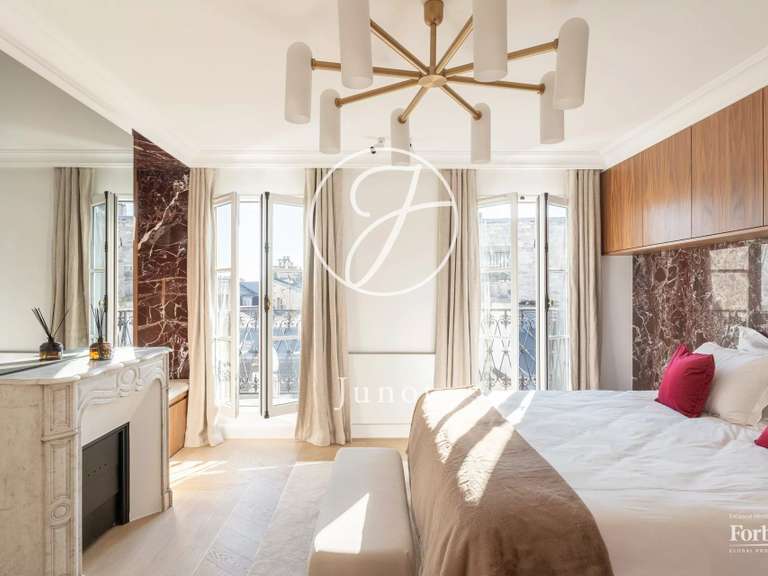 Appartement Paris 16e - 5 chambres - 235m²