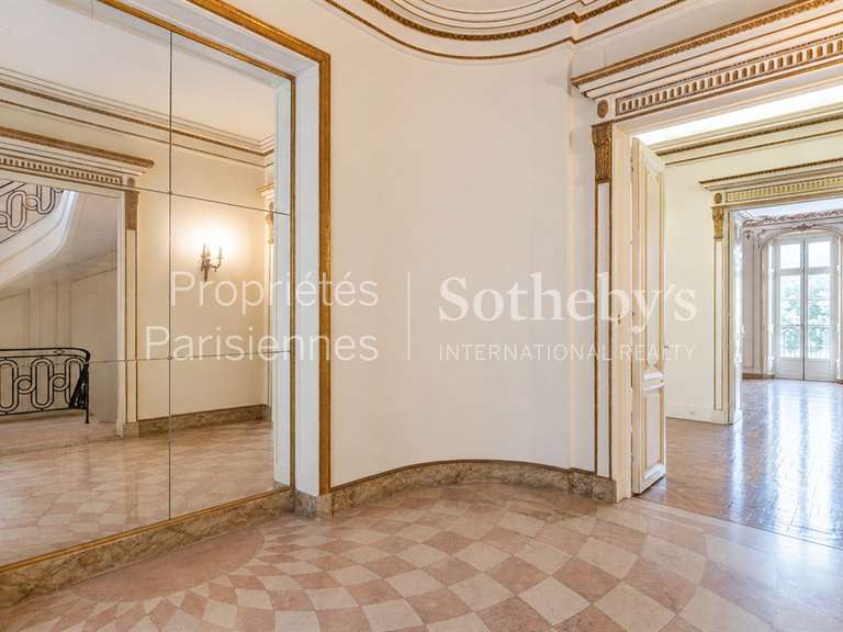 Appartement Paris 16e - 4 chambres - 390m²