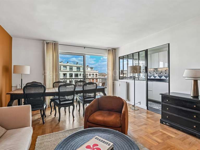 Appartement Paris 16e - 2 chambres - 87m²