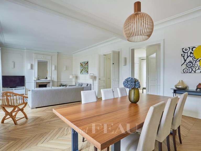 Appartement Paris 16e - 4 chambres - 232m²